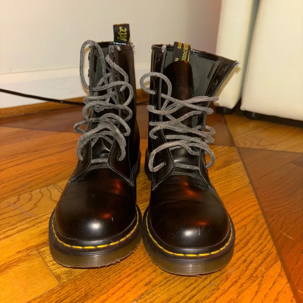 DOC MARTENS 1460 SMOOTH women’s 8, men 6.5 - Picture 3 of 6